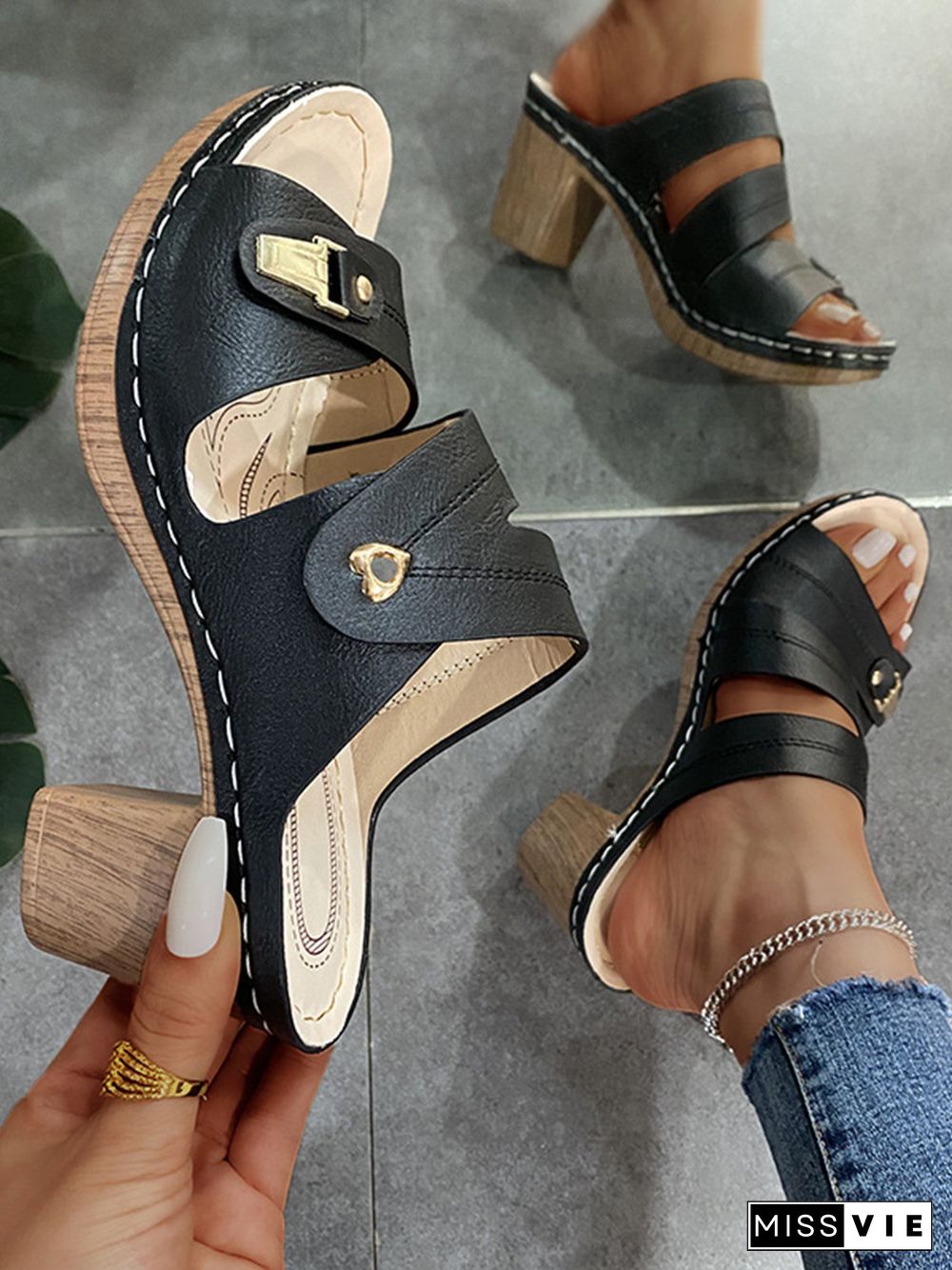 Comfortable Lightweight Clog Block Heel Sandals