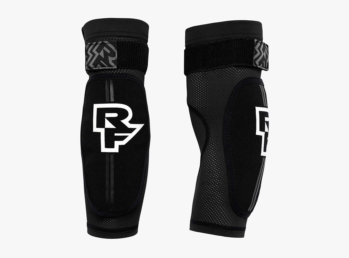 Race Face Indy Elbow - Stealth - 2022