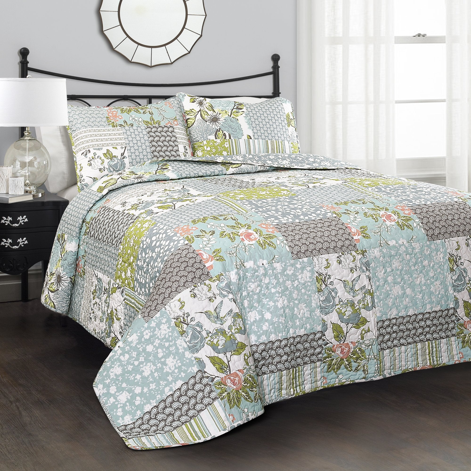 Bedding Bundle: Roesser Quilt Set + Pom Pom Stripe Quilt Set - King