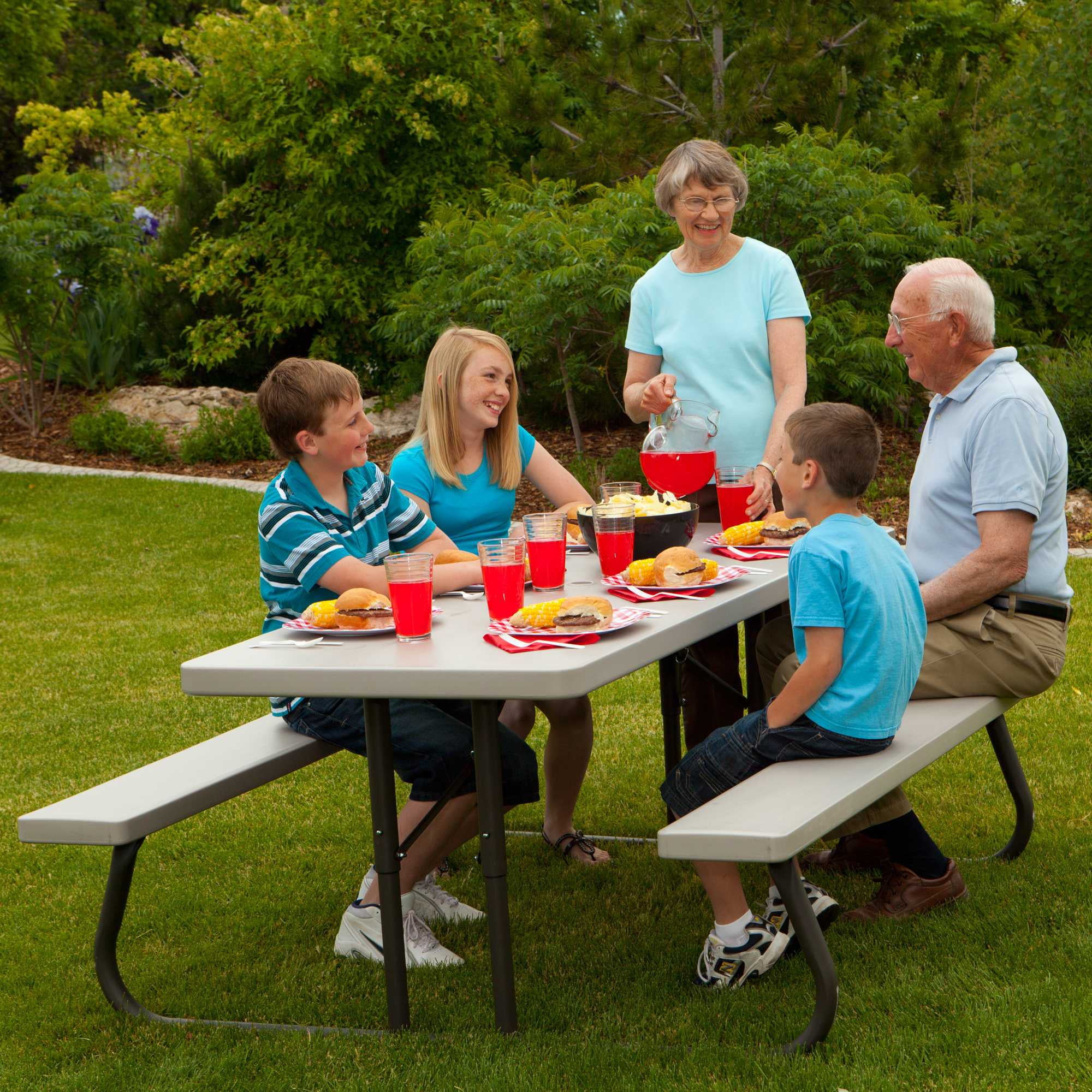 Lifetime 6 Foot Folding Picnic Table， Putty， 22119