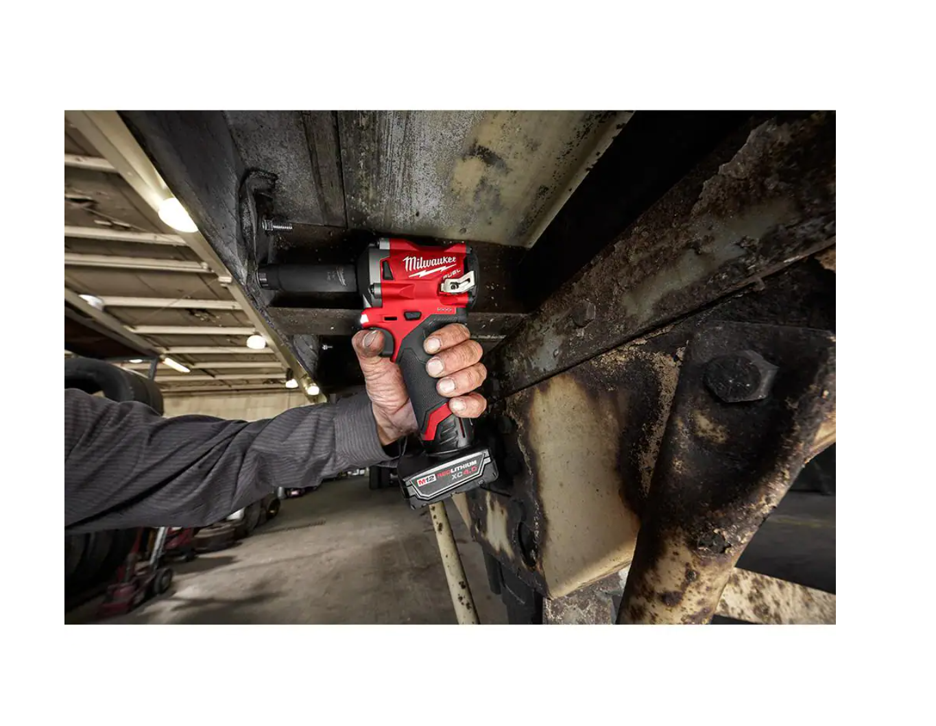 Milwaukee 2555-22 M12 FUEL 12V Lithium-Ion Brushless Cordless Stubby 1/2 in. Impact Wrench Kit with One 4.0 and One 2.0Ah Batteries