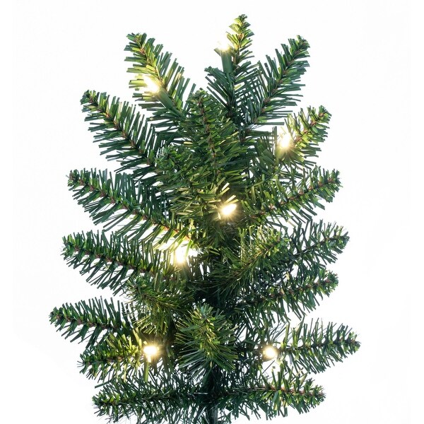 Vickerman 7.5' x 50 Chapel Pine Artificial Christmas Half Tree，Warm White Duralit LED Lights