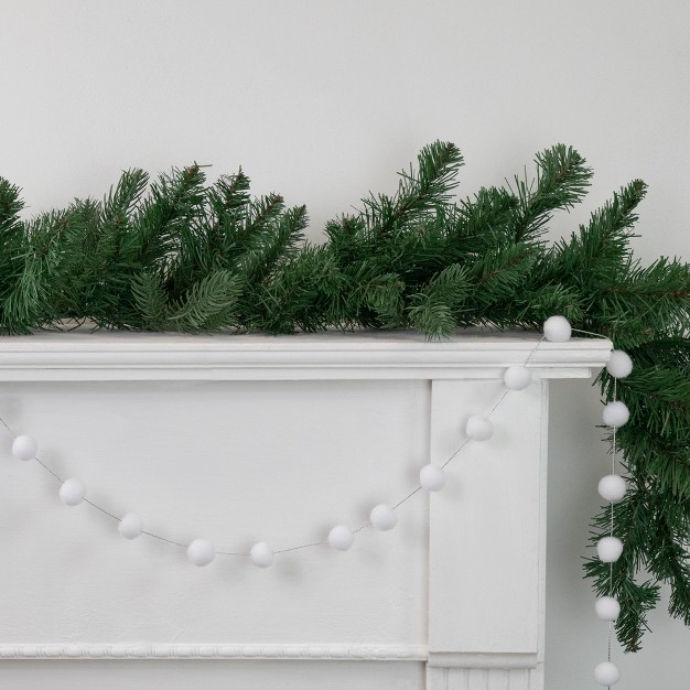 Northlight 9 x27 White Plush Snowball Christmas Garland