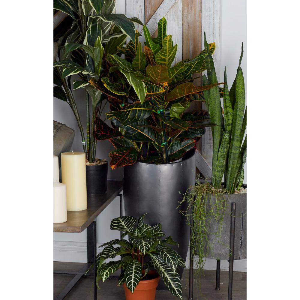 Litton Lane 15 in. x 30 in. Gray Metal Light Weight Planter with Tapered Base and Polished Exterior (Set of 3) 53360