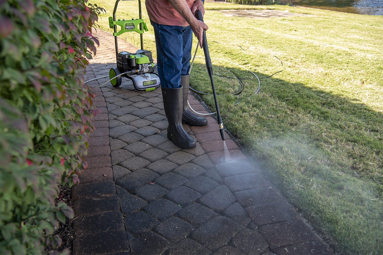 60V Hybrid 1800-PSI 1.1 GPM Electric Pressure Washer | Greenworks Tools