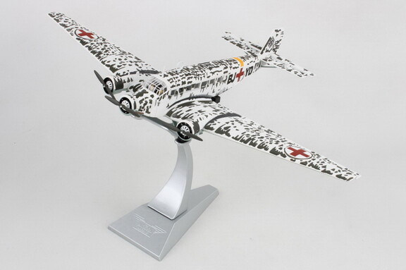 Corgi CG36911 JU52 1/72 Air Ambulance Stalingrad E...