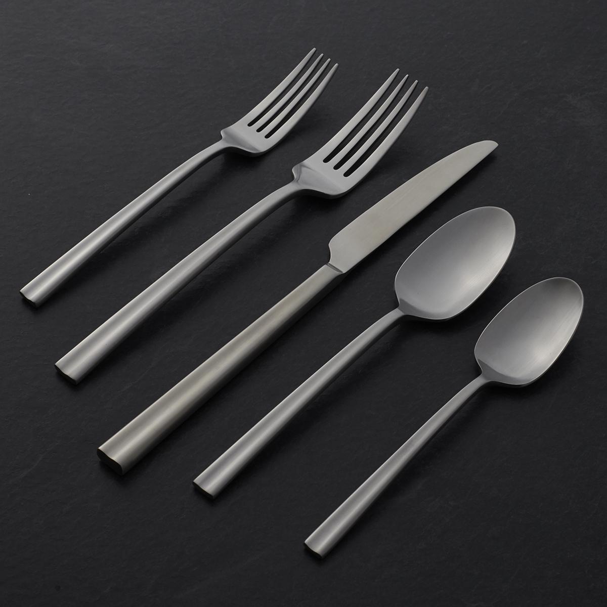 Oneida Reverso 45-Piece Silverware Set， Service for 8