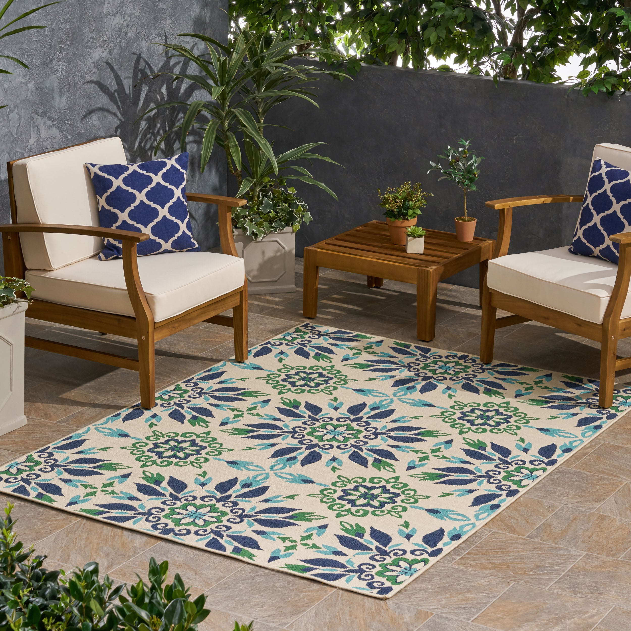 Phoebe Outdoor Medallion Area Rug, Ivory and Blue