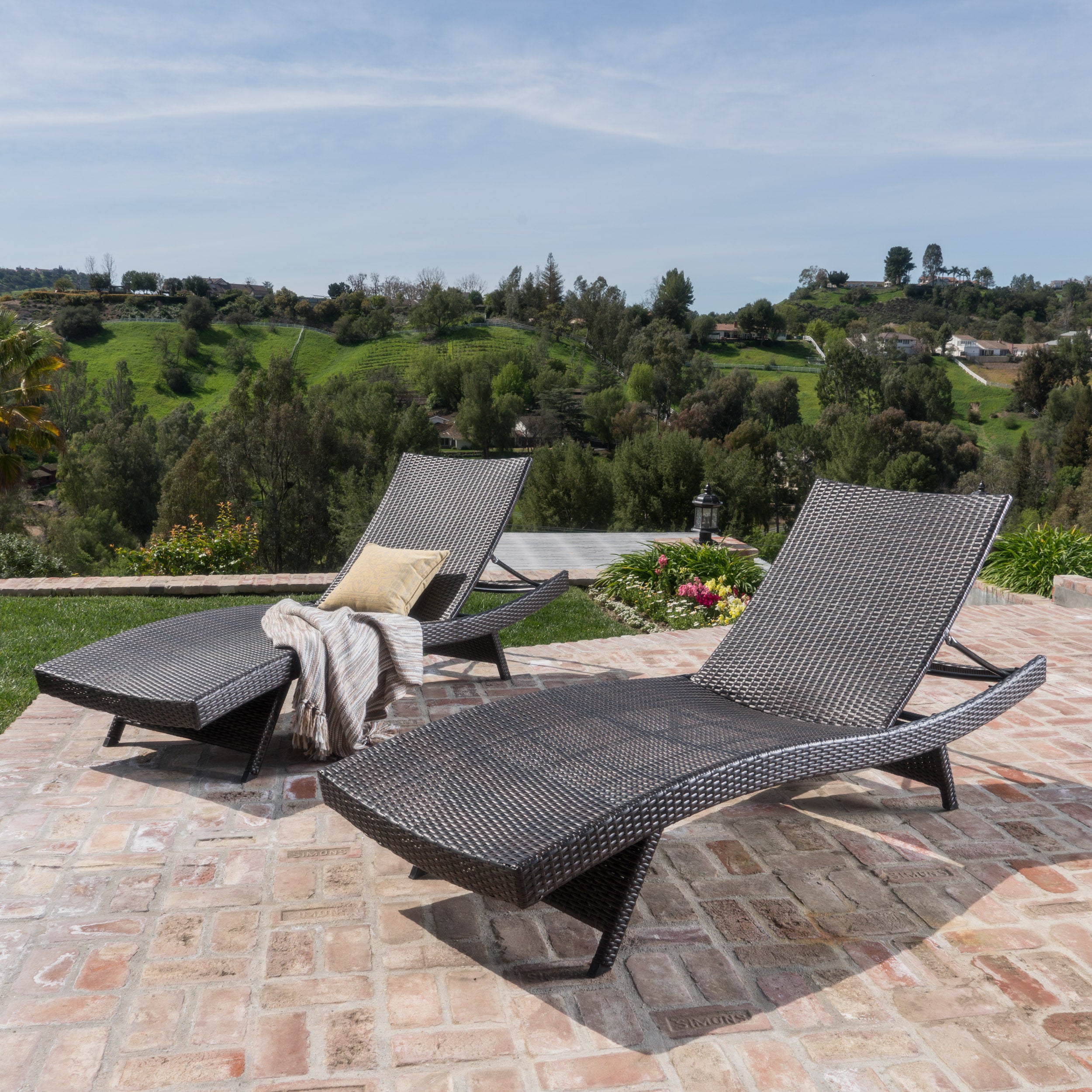 Savana Outdoor Patio Wicker Lounge with Cover