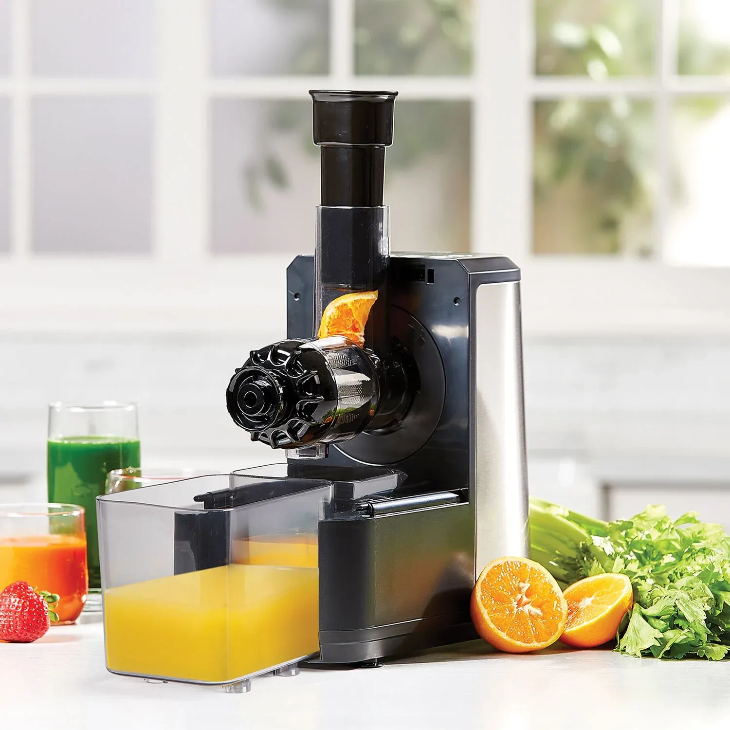 Pasta Machine with Juicer/Frozen Dessert and Meat Grinder Attachments