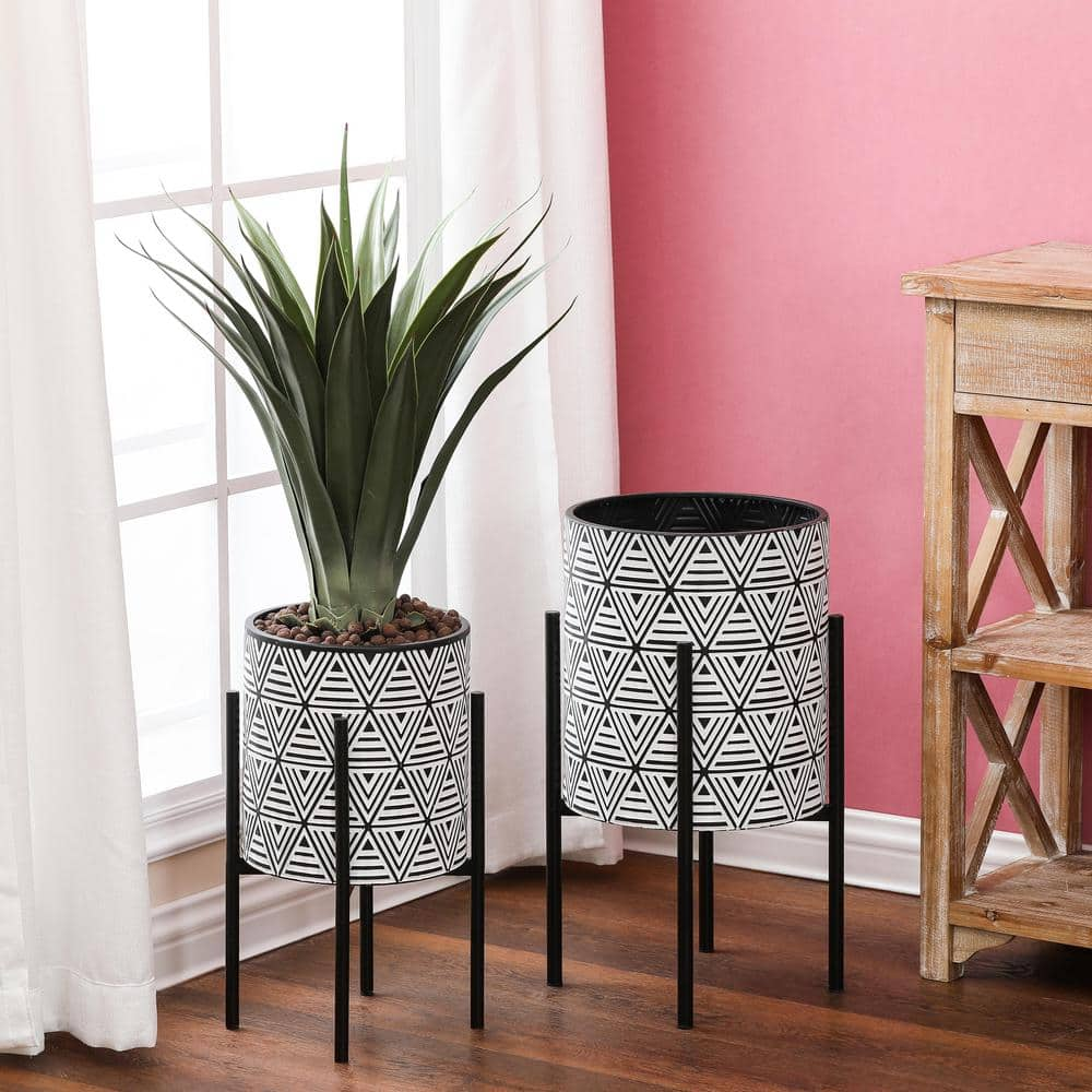 Luxen Home Black and White Metal Cachepot Planters with Black Metal Stands (2-Pack) WHPL1456