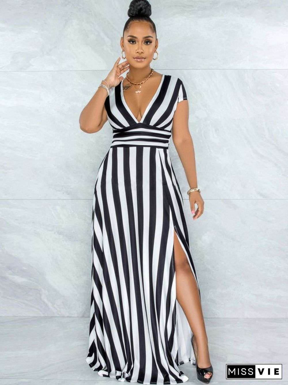 Sexy Fashion Stripe-shaping Dress with A Split