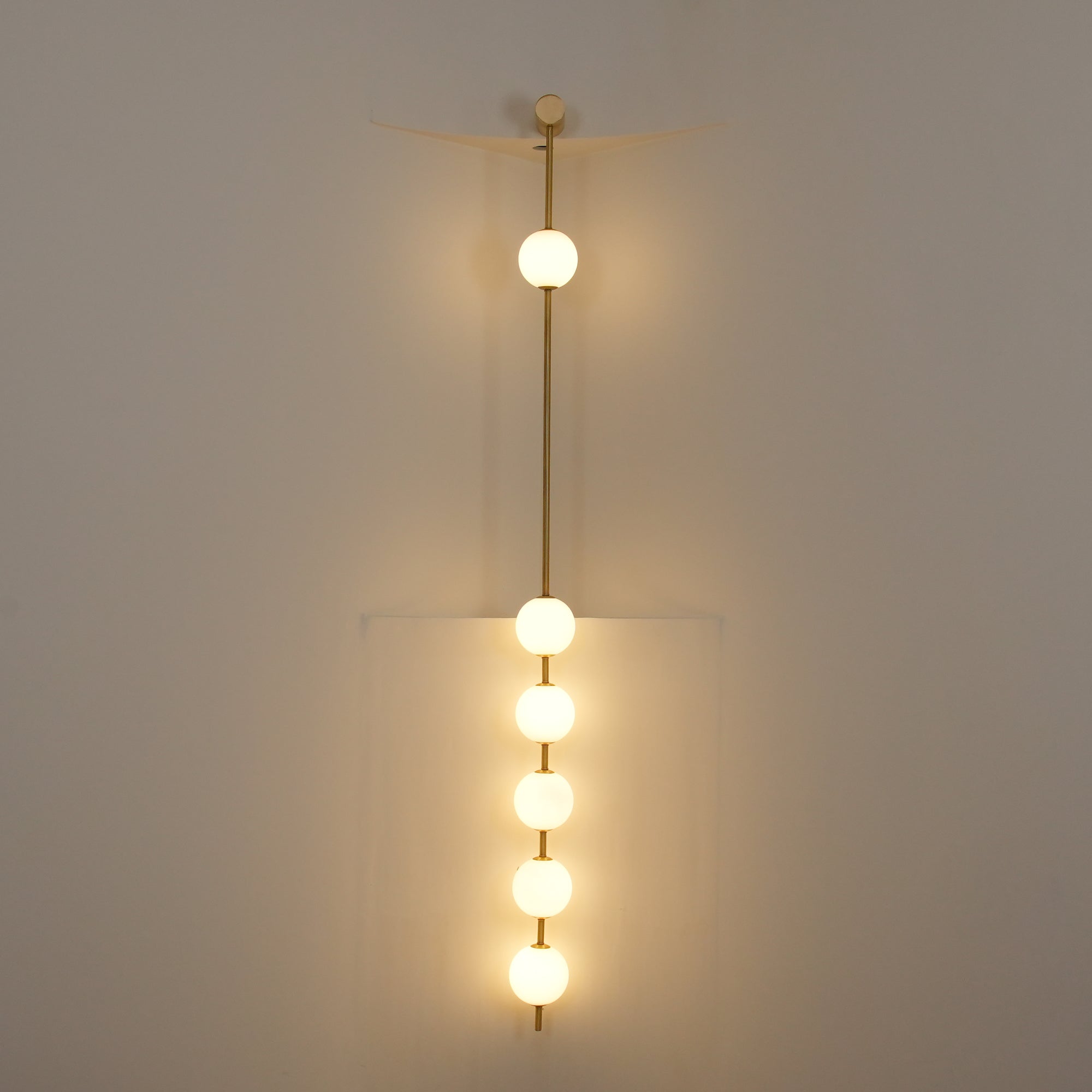 Vertical Balls Wall Lamp