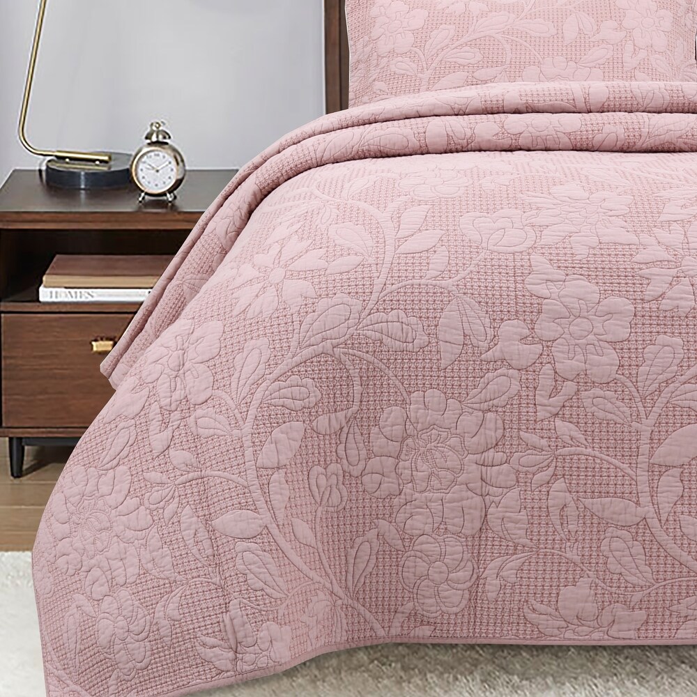 3 Piece Quilt Set with Floral Patterns by HULALA HOME