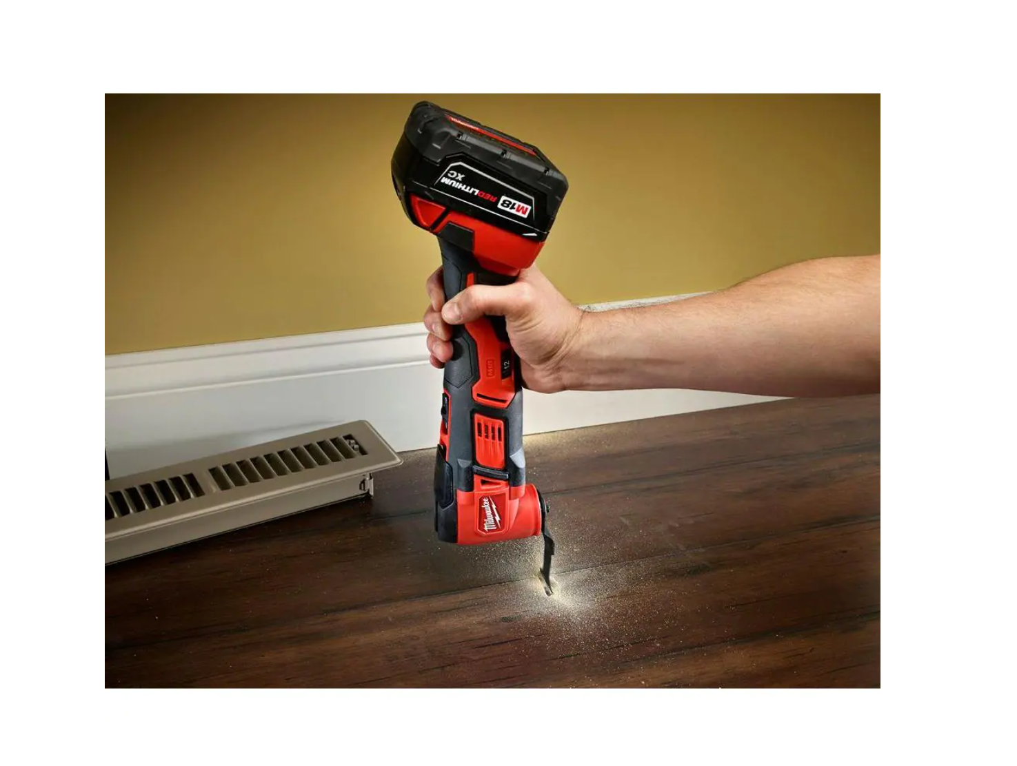 Milwaukee 2626-20 M18 18-Volt Lithium-Ion Cordless Oscillating Multi-Tool (Tool-Only)