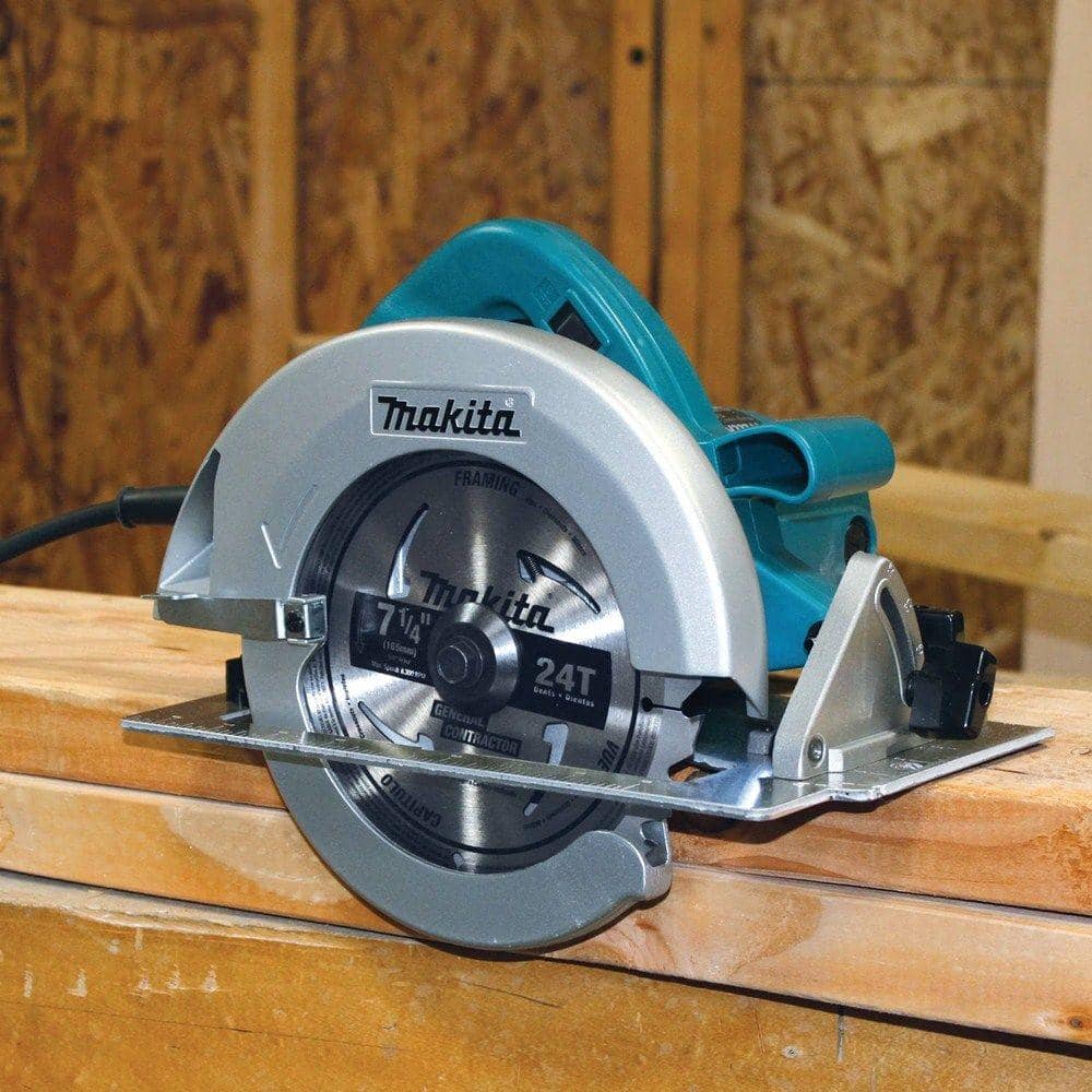 Makita 7-1/4 in. 15 Amp Corded Circular Saw with Dust Port 2 LED Lights 24T Carbide Blade 5007F