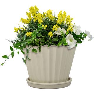 Trendspot 14 in. x 10.5 in. Fluted Scallop Ceramic Planter Cream HUCR02393S-14W