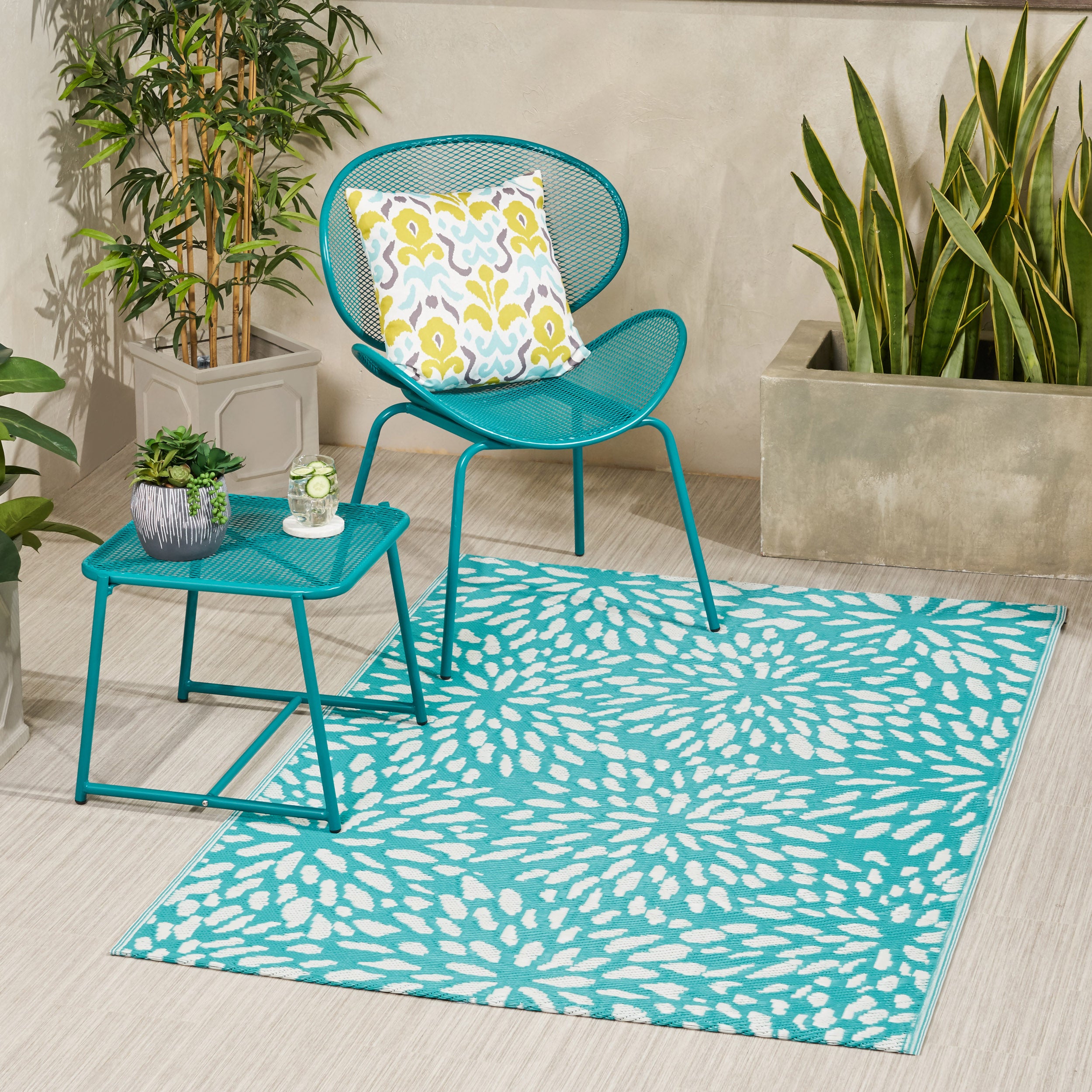 Quintavious Outdoor Modern Scatter Rug