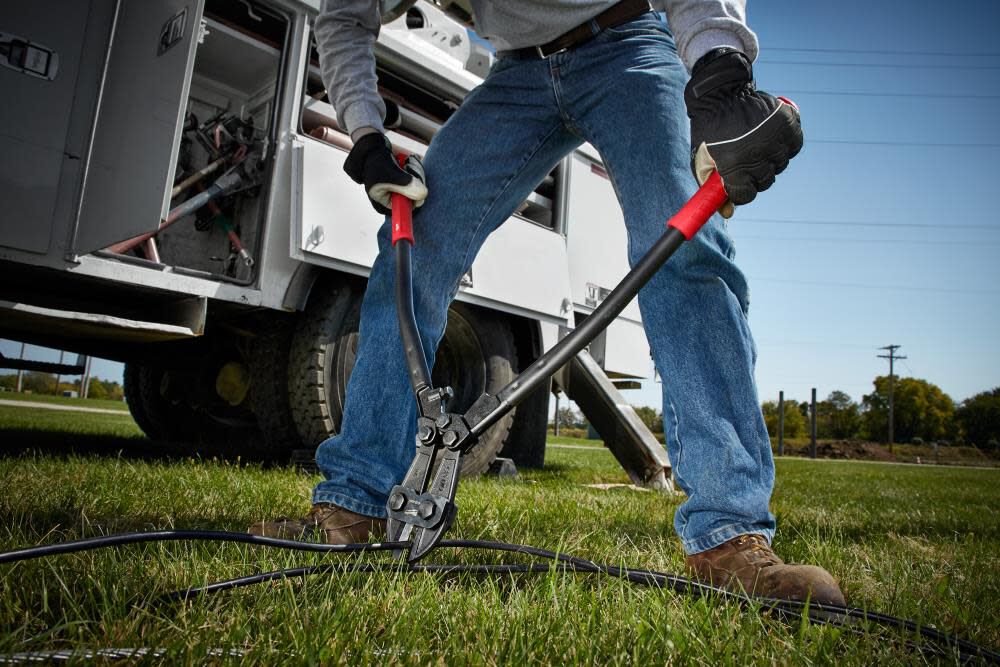 Milwaukee 24 in. Bolt Cutter 48-22-4024 from Milwaukee