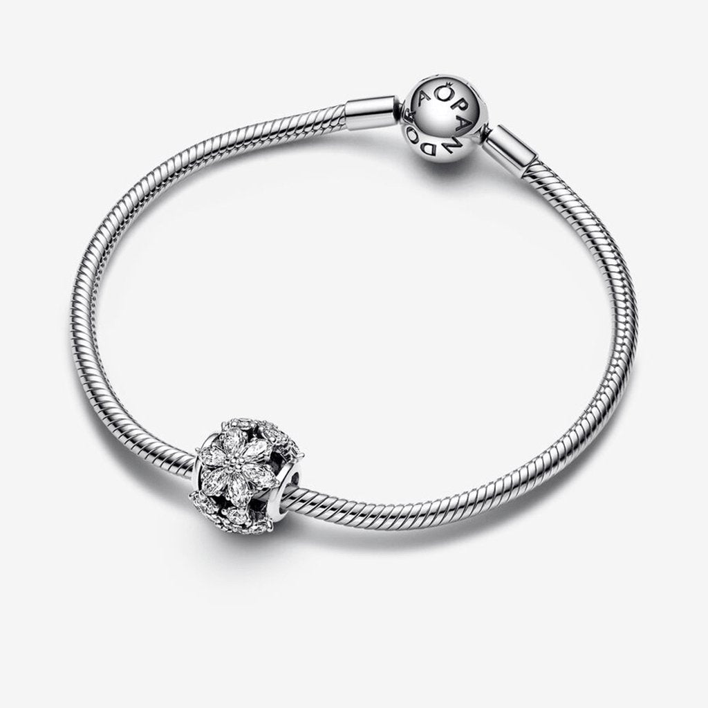 PANDORA  Sparkling Herbarium Cluster Round Charm