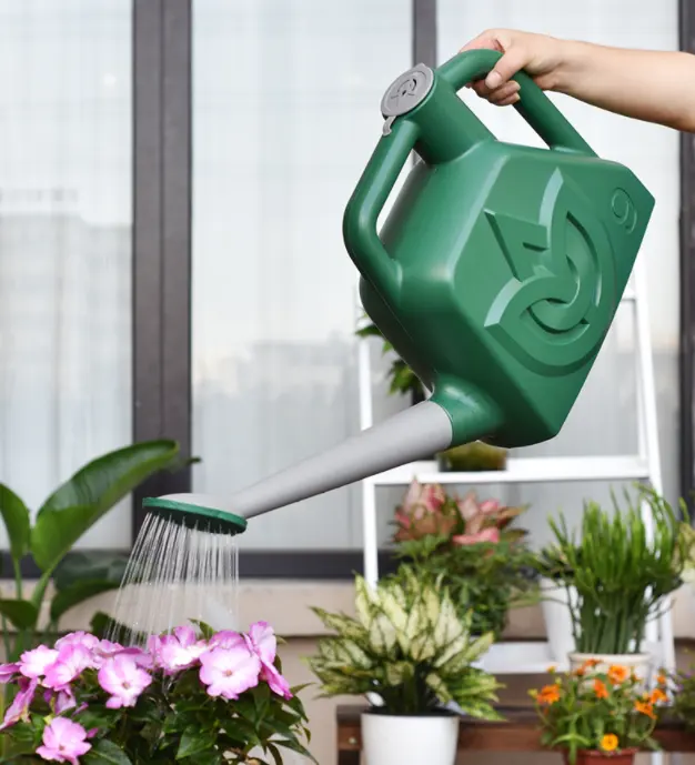 Deepbang Manufacturer Wholesale Custom Outdoor Green Modern 2 Gallon 6L Long Spout Plastic PP Flower Plant Watering Can