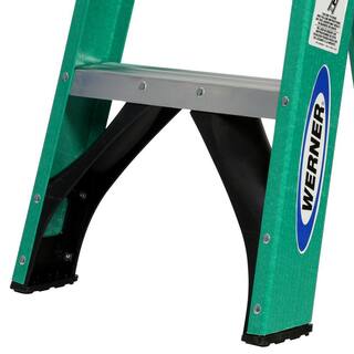 Werner 4 ft. Fiberglass Step Ladder with 225 lb. Load Capacity Type II Duty Rating FS204