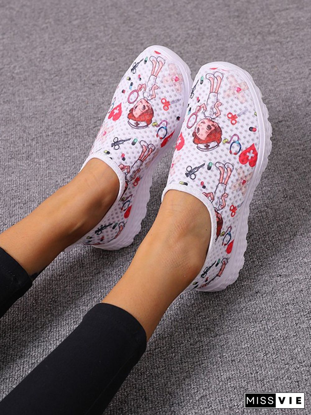 Nurse Fighting Epidemic Print Breathable Tulle Mesh Lightweight Sneakers