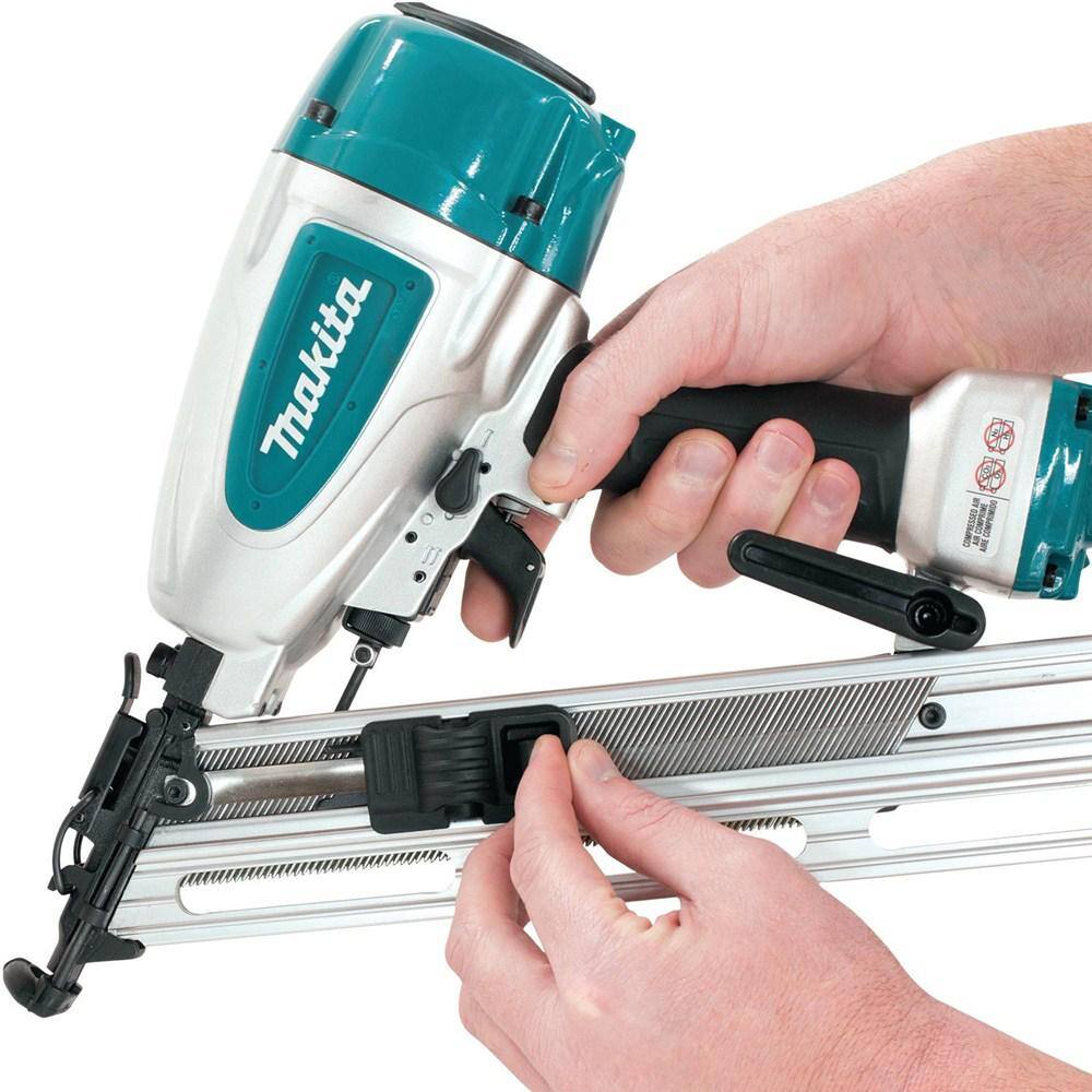 Makita Pneumatic 15-Gauge 2-12 in. Angled Finish Nailer AF635