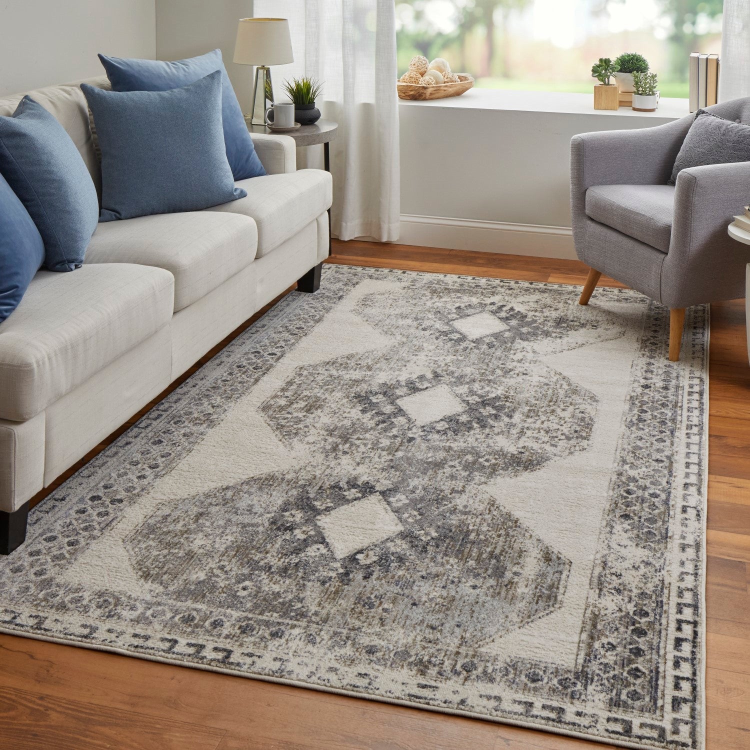 Kiba Distressed Ivory/Taupe/Gray Rug