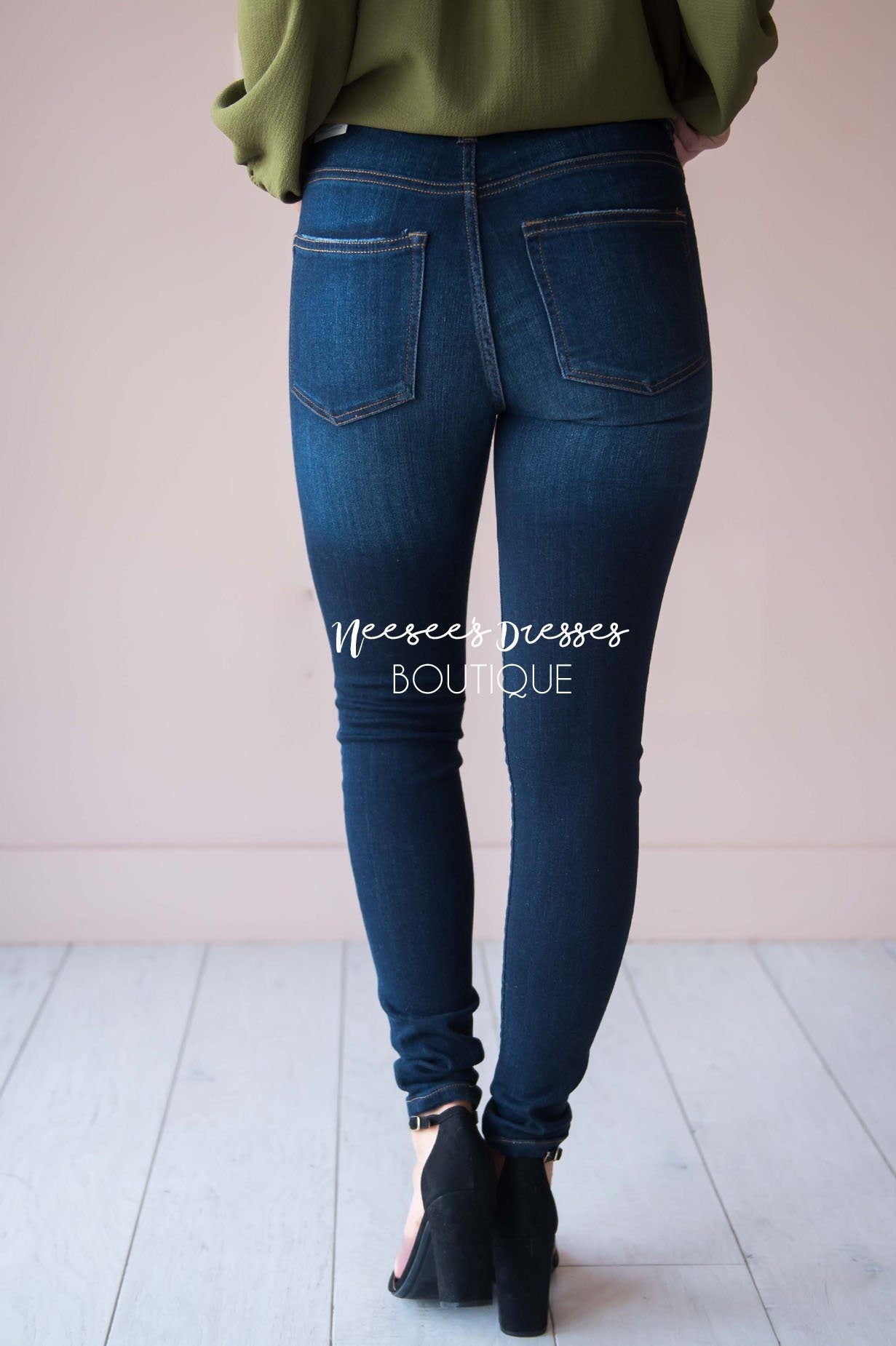 High Rise Dark Wash Skinny Jean