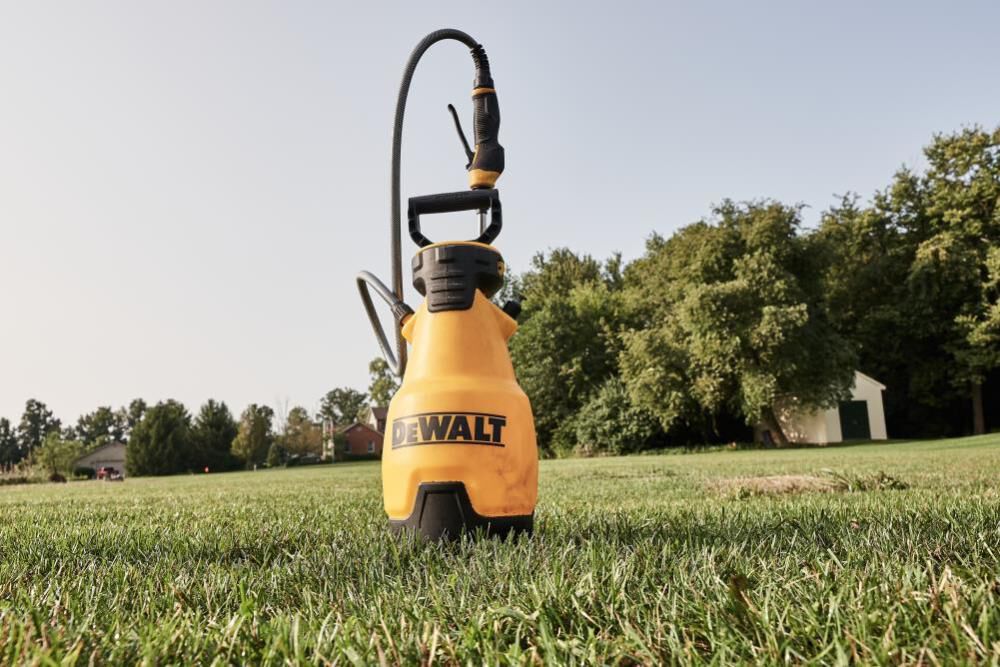 DEWALT Sprayer Professional 2 Gallon 190612 from DEWALT