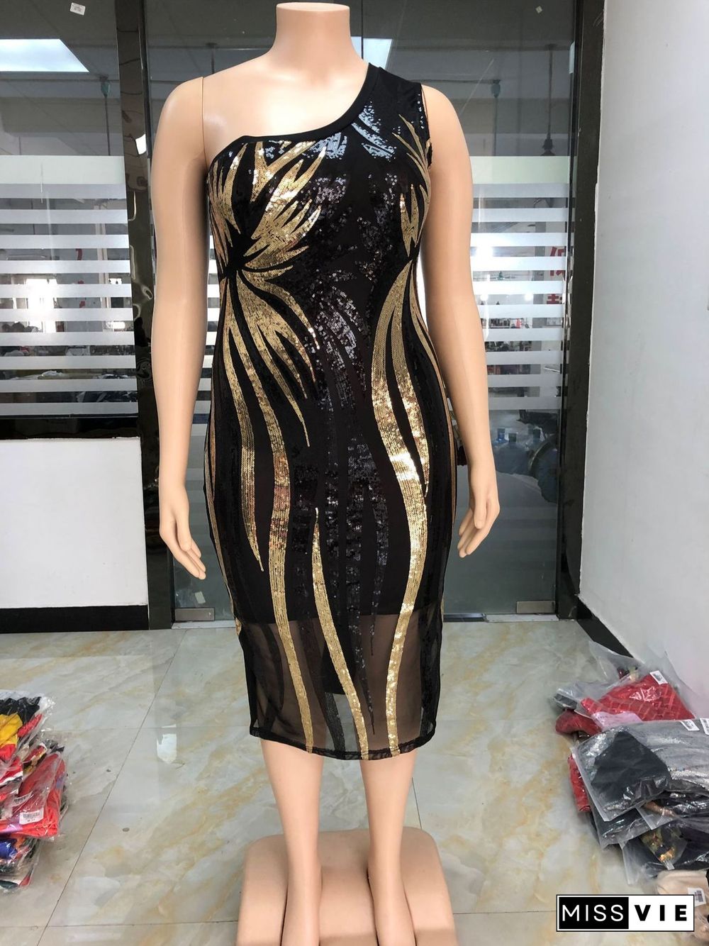 Plus Size Single Shoulder Bodycon Sequin Dress