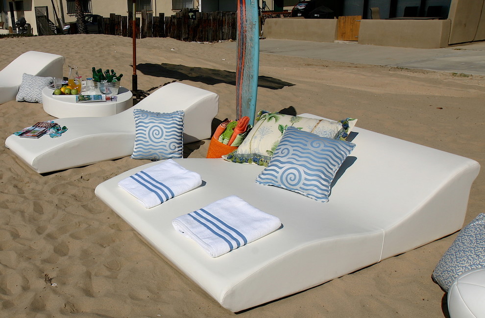 Tide Duo Low Profile Lounger   Contemporary   Outdoor Chaise Lounges   by la Fete Design  Houzz