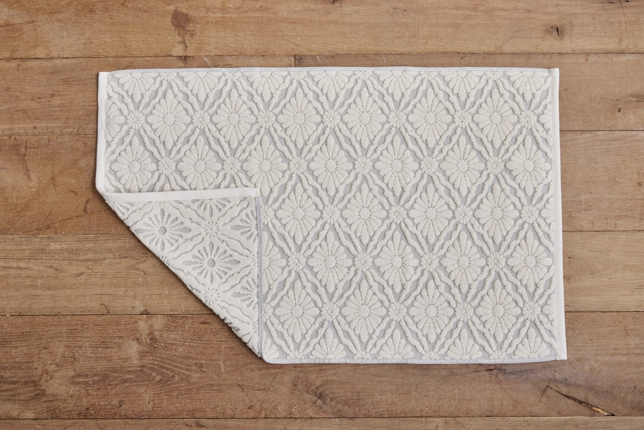 Nickey Kehoe Marguerite Bath Mat in Fog