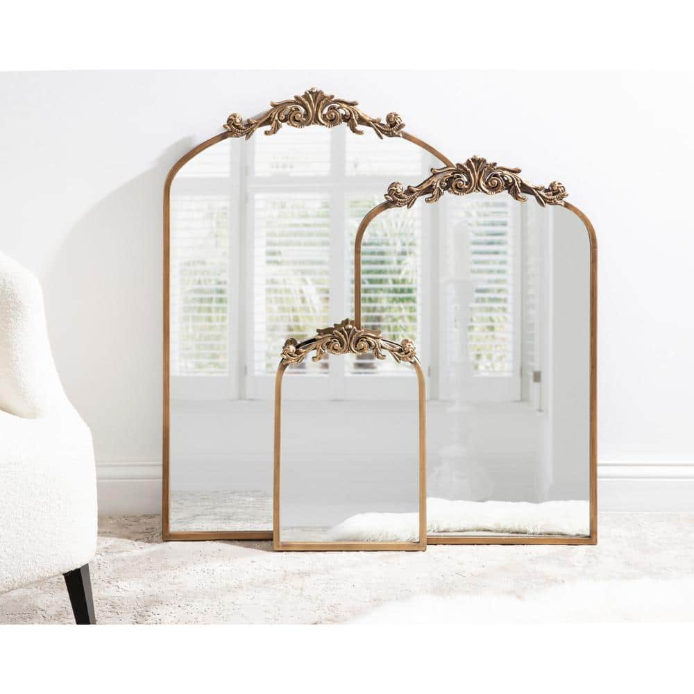 Kate and Laurel Medium Arch Gold Classic Mirror (30.75 in. H x 19 in. W) 217036