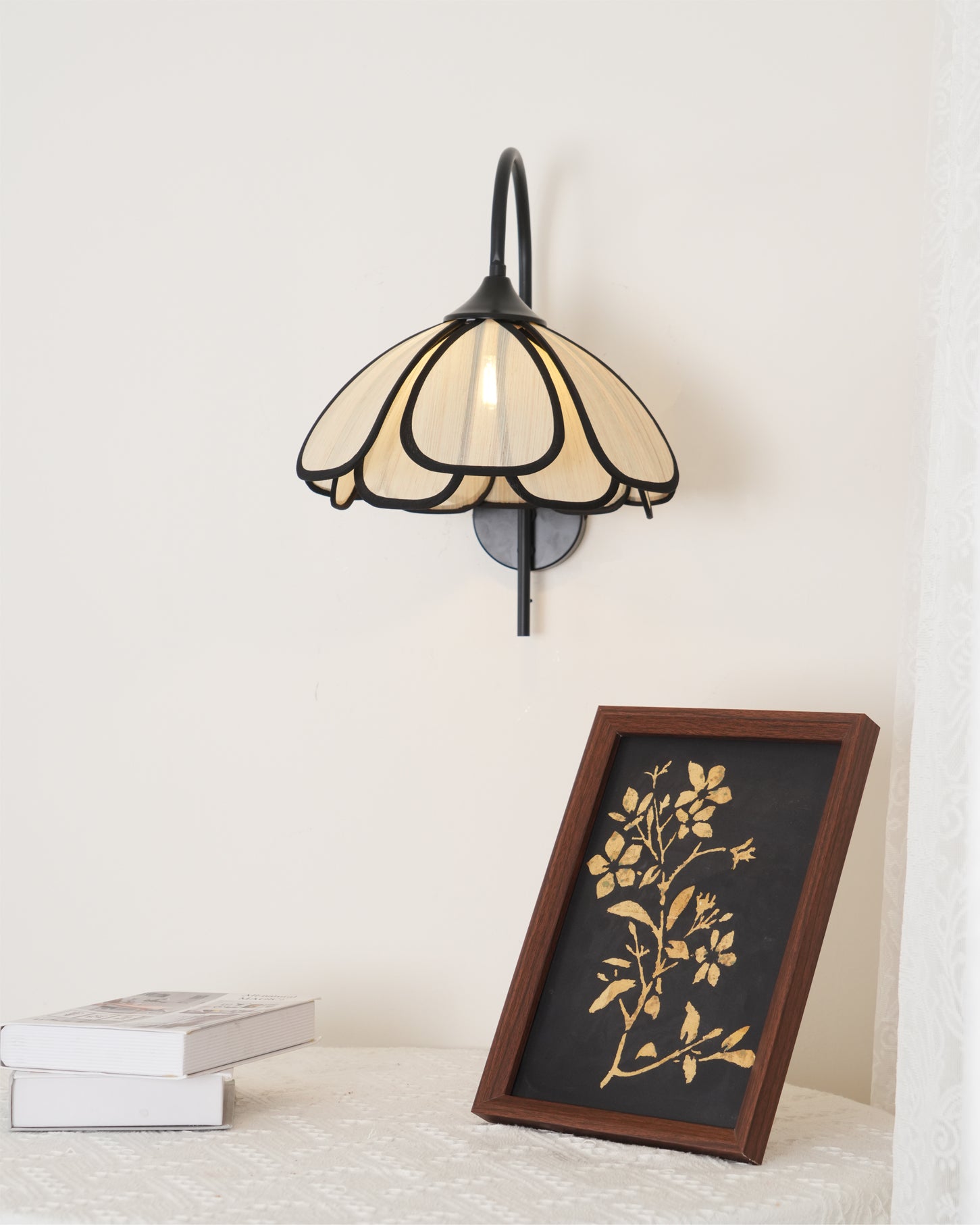 Burnt Petal Wall Lamp