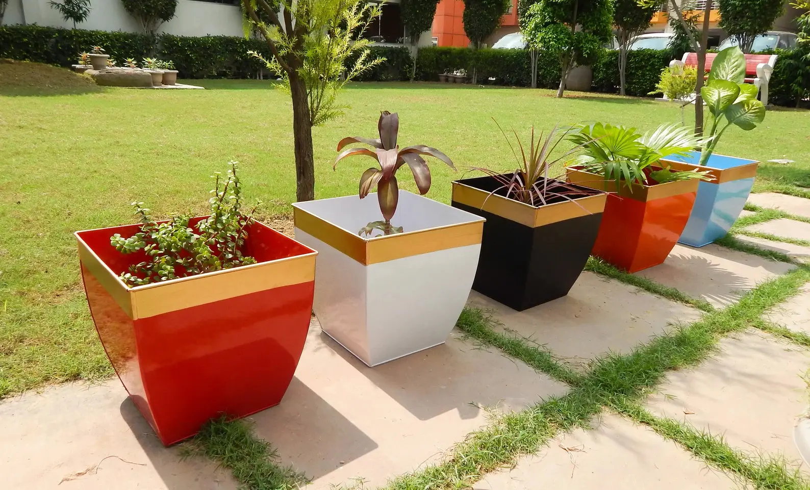 Best Quality Plastic Planter with Stand Home and Garden Supplies Decorative Plant Pot Available at Export