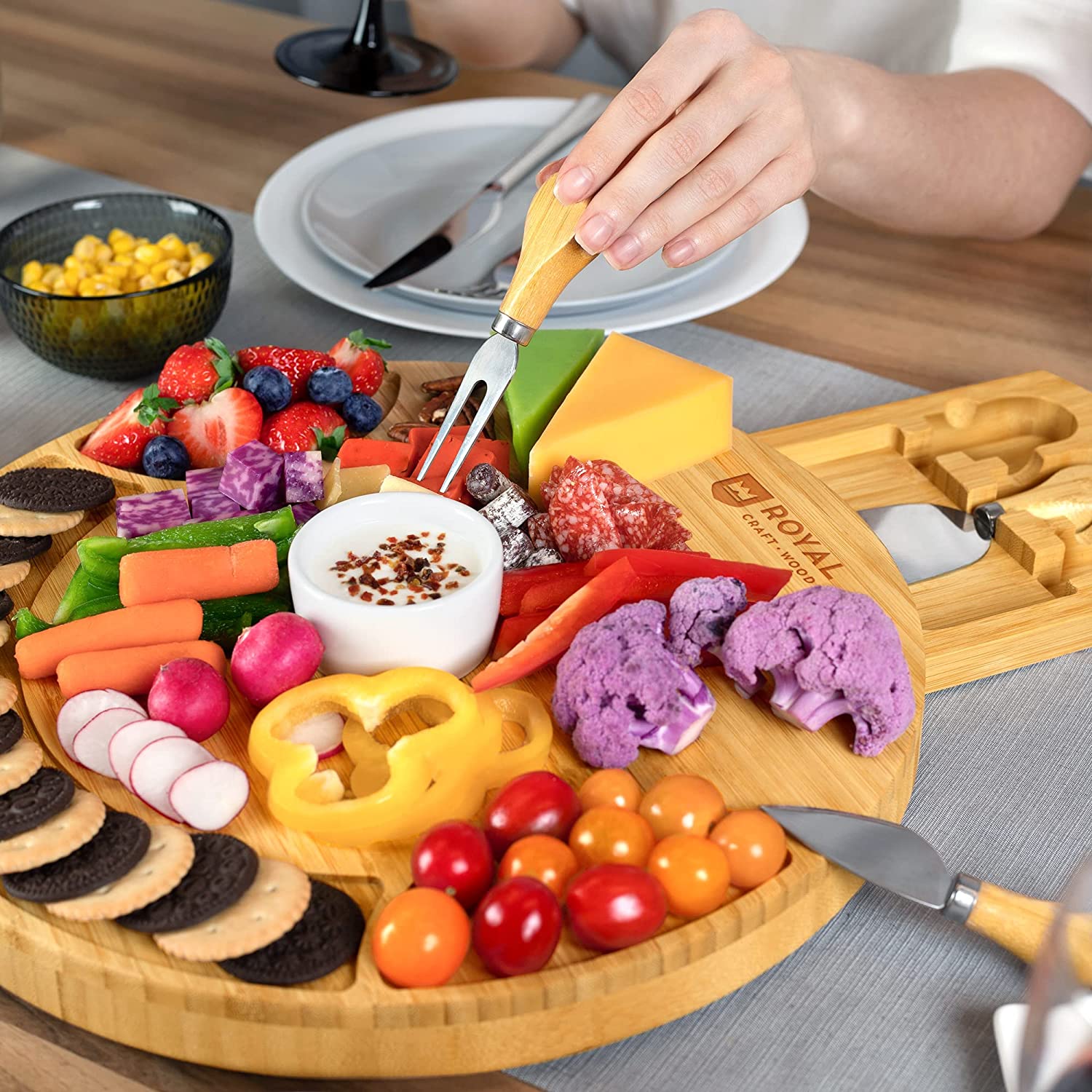 Large Round Cheese Board and Knife Set - Charcuterie Board， Bamboo Cheese Board Set， Cheese Platter Board， Cheese Tray Set， Cheese Cutting Board Set， Wooden Cheese Plate Set 13.5 Inch