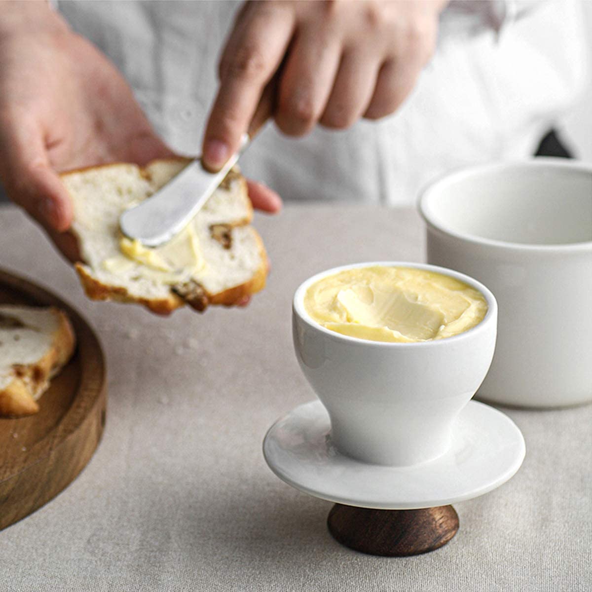 DOWAN Porcelain Butter Keeper Crock， French Butter Crock with Wood Knob Lid， Butter Dish for Soft Butter， White