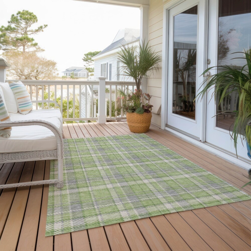 Machine Washable Indoor/ Outdoor Traditional Plaid Chantille Rug