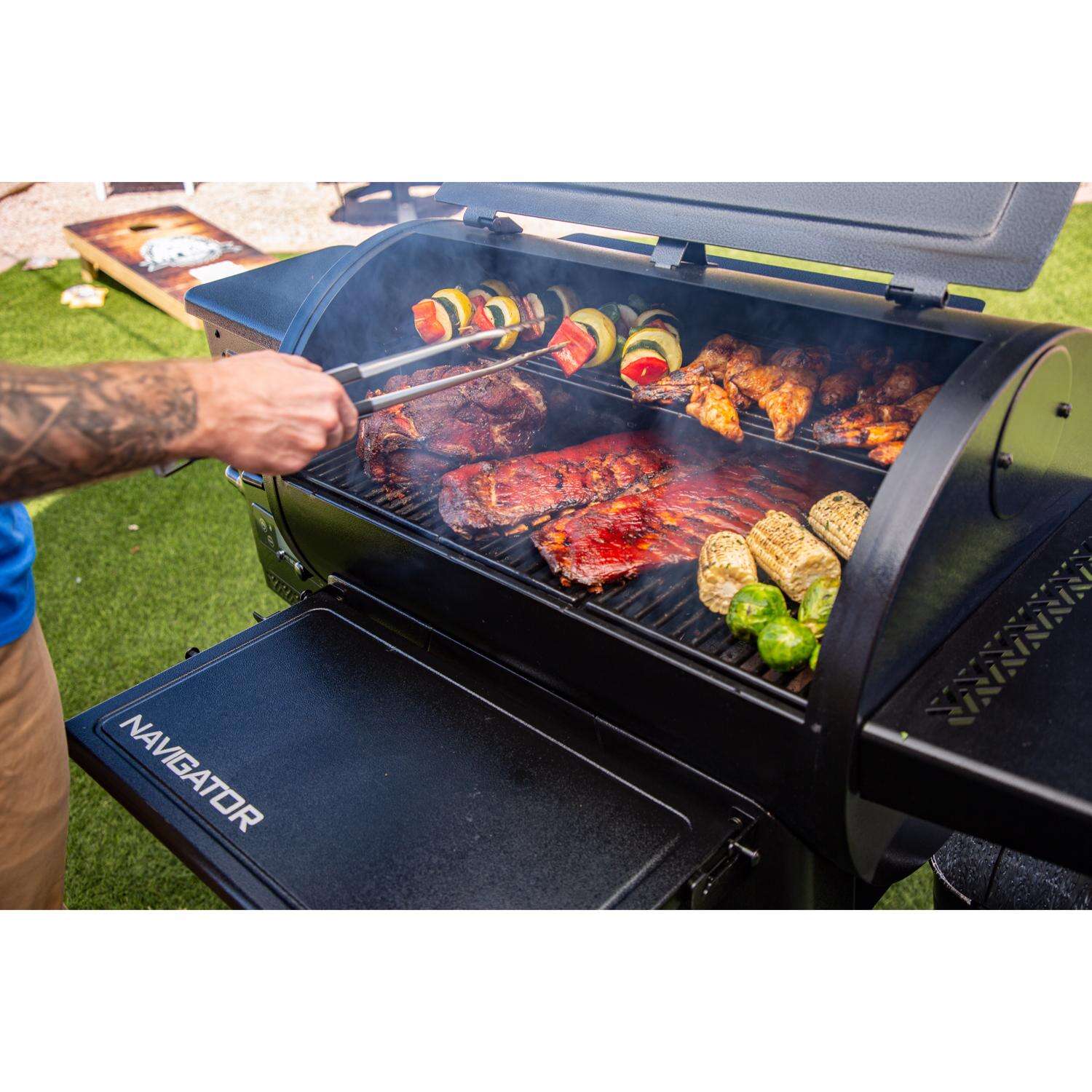 Pit Boss Navigator 850 Wood Pellet Grill Black