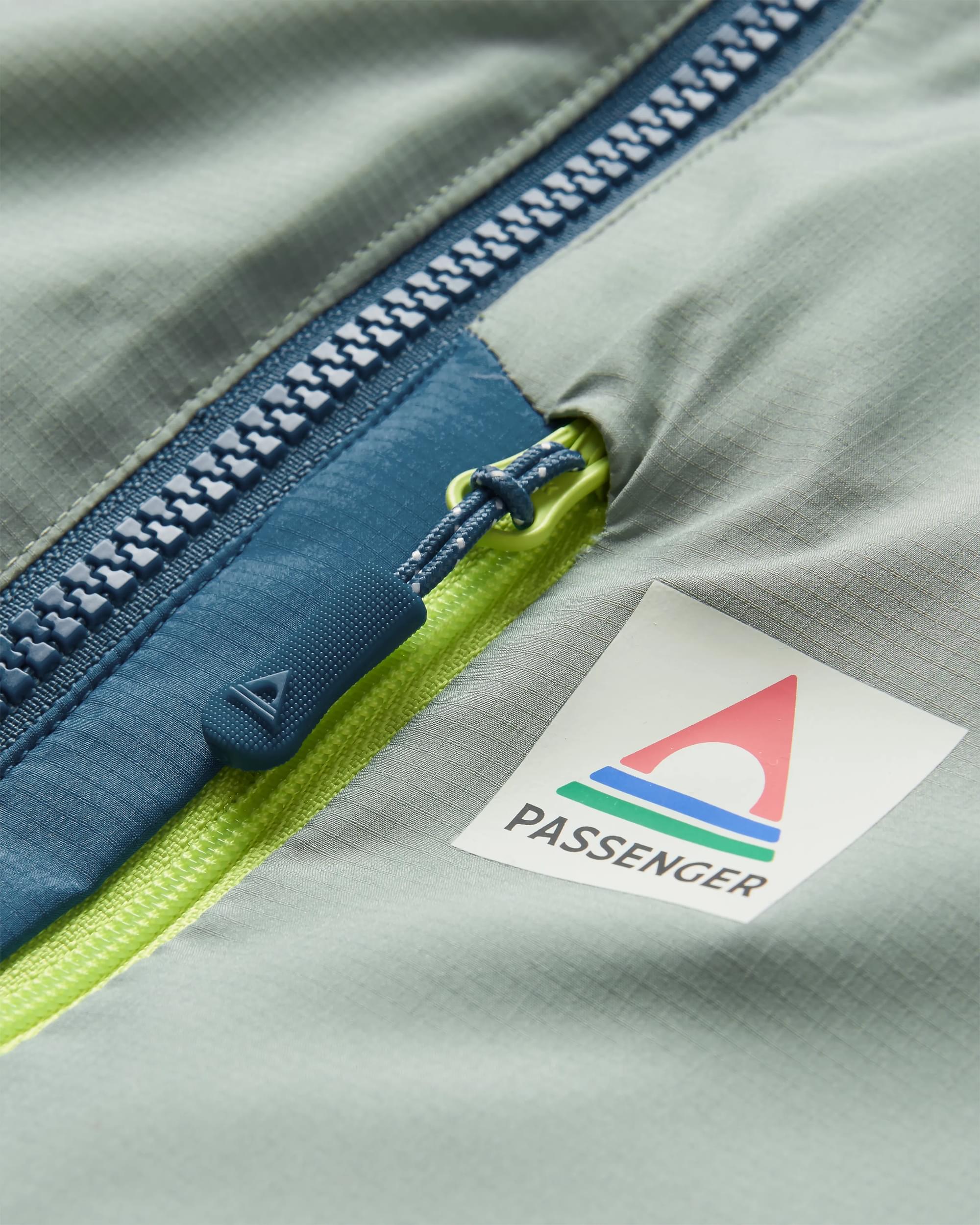 Daybreak Light Recycled Thermore® Insulated Jacket - Pistachio/Blue Steel