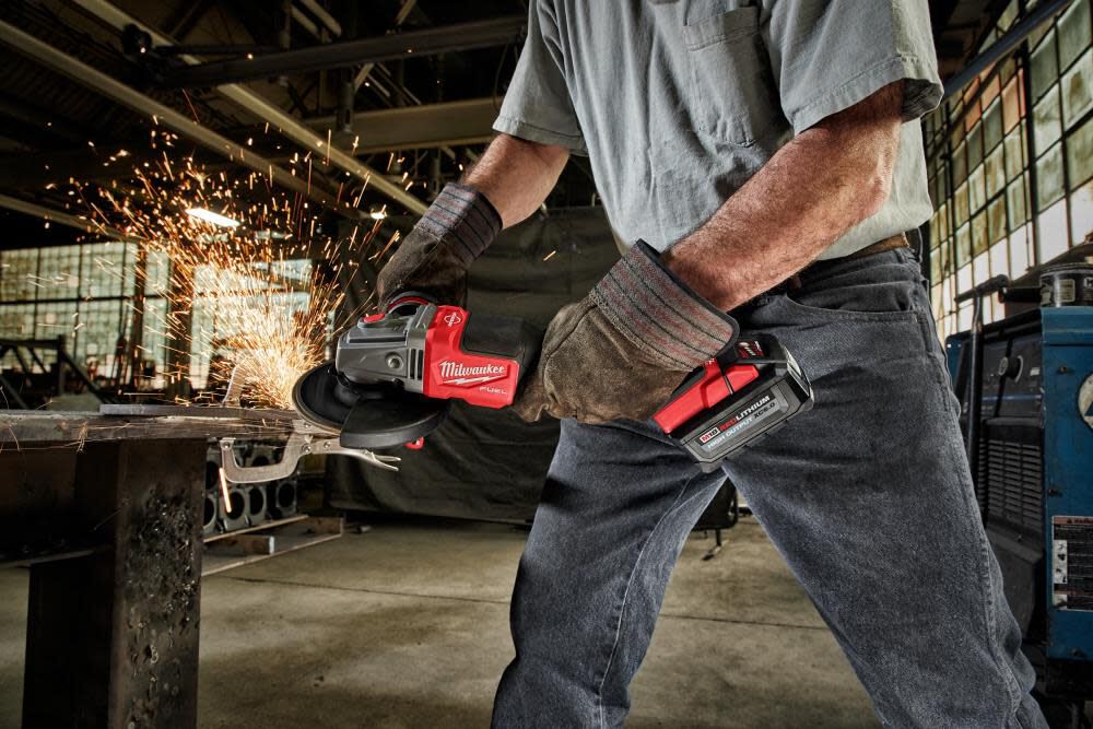 Milwaukee M18 FUEL 4-1/2 in.-6 in. No Lock Braking Grinder with Paddle Switch Kit 2980-21 from Milwaukee