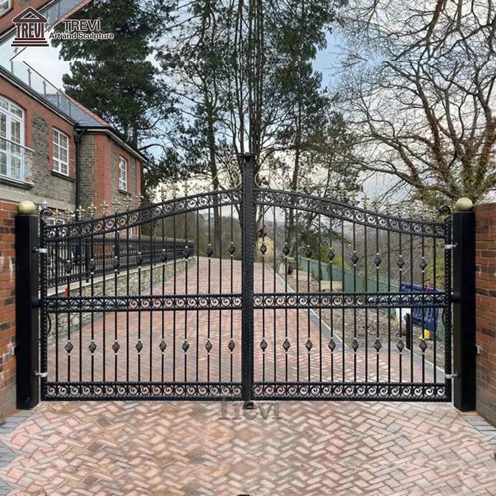 Customized Door For Home with Metal Pipe New Grill Designs Wholesale Main Iron Gate