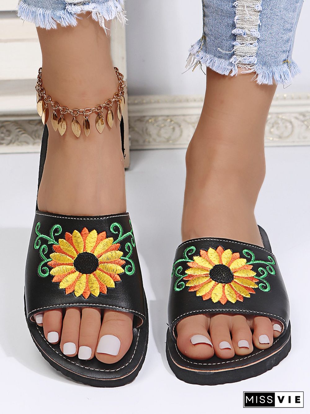 Sunflower Embroidered Print Casual Sandal Slippers