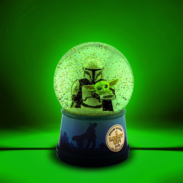 Silver Buffalo Star Wars The Mandalorian Clan Of Two Light up Snow Globe 6 Inches Tall