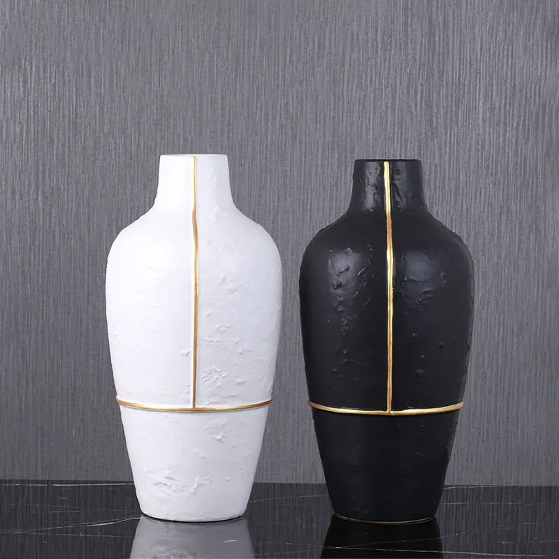 White Vase With Gold Thread-A Fa-D1954A