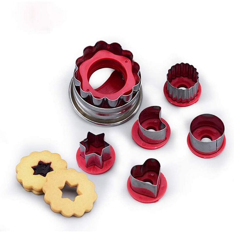 6 Pieces Cookie Cutter Set， Stainless Steel Pastry Baking Molds Star Heart Shaped Biscuit Mold Sandwich Cutter Vegetable Cutters